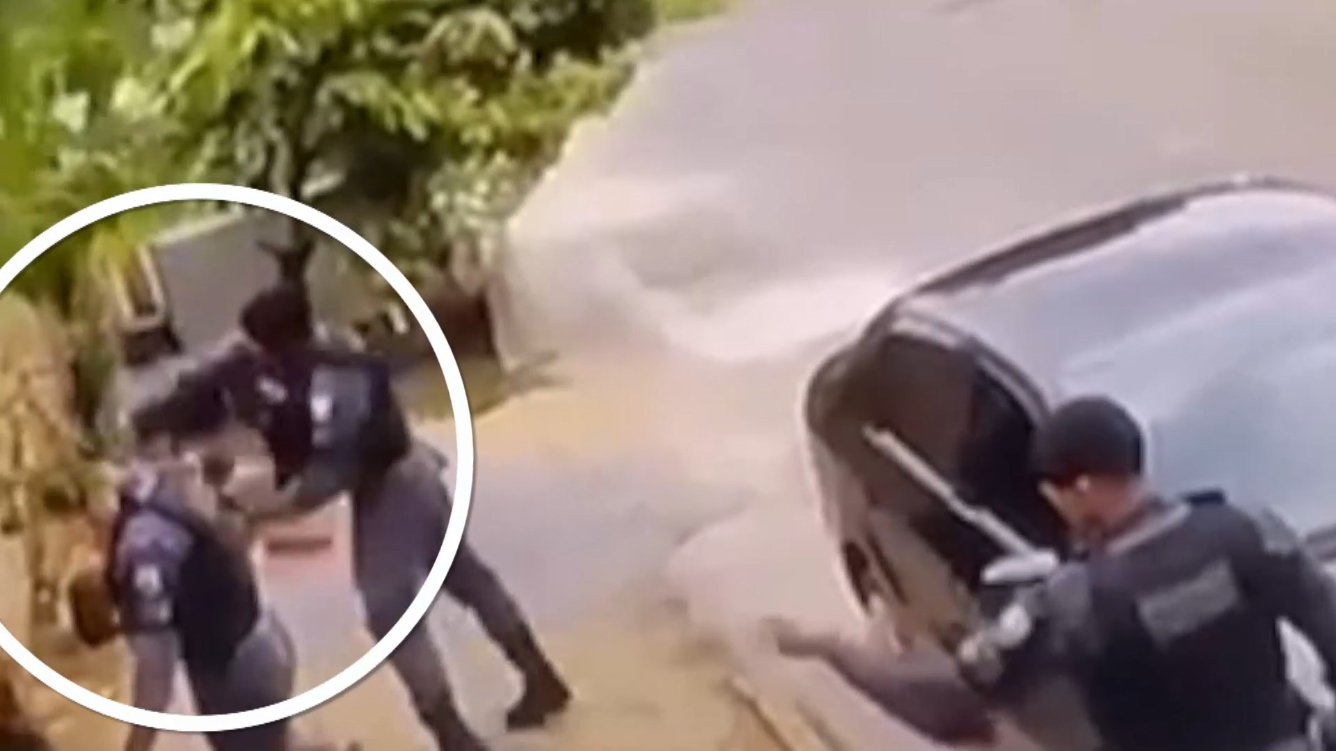 VÍDEO: PM dá soco e chute em jovem durante abordagem no ES