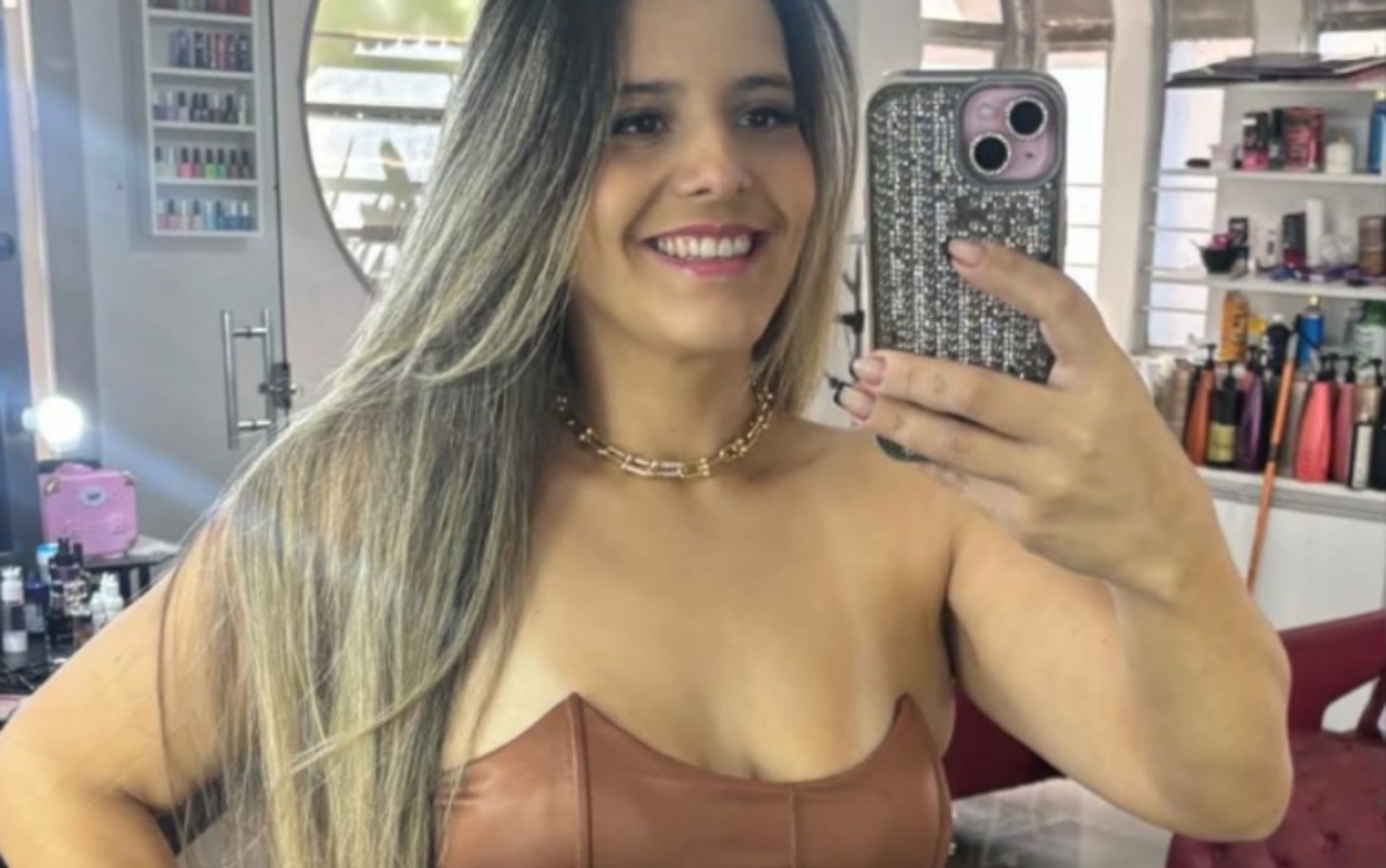 Cabeleireira é presa por suspeita de vender canetas emagrecedoras em salão em Jaboticabal, SP