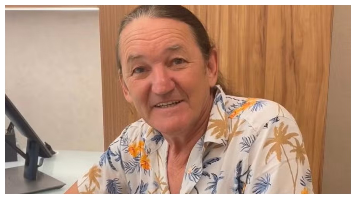 Humorista Marquito passa por cirurgia delicada na coluna de cerca de 4 horas, mas se recupera bem, diz SBT