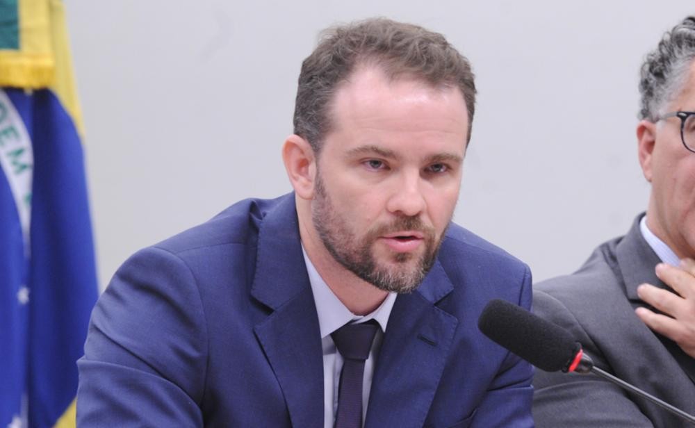 Escala 6x1: Durigan diz que é 'radicalmente contra' compensar empresas em caso de redução de jornada