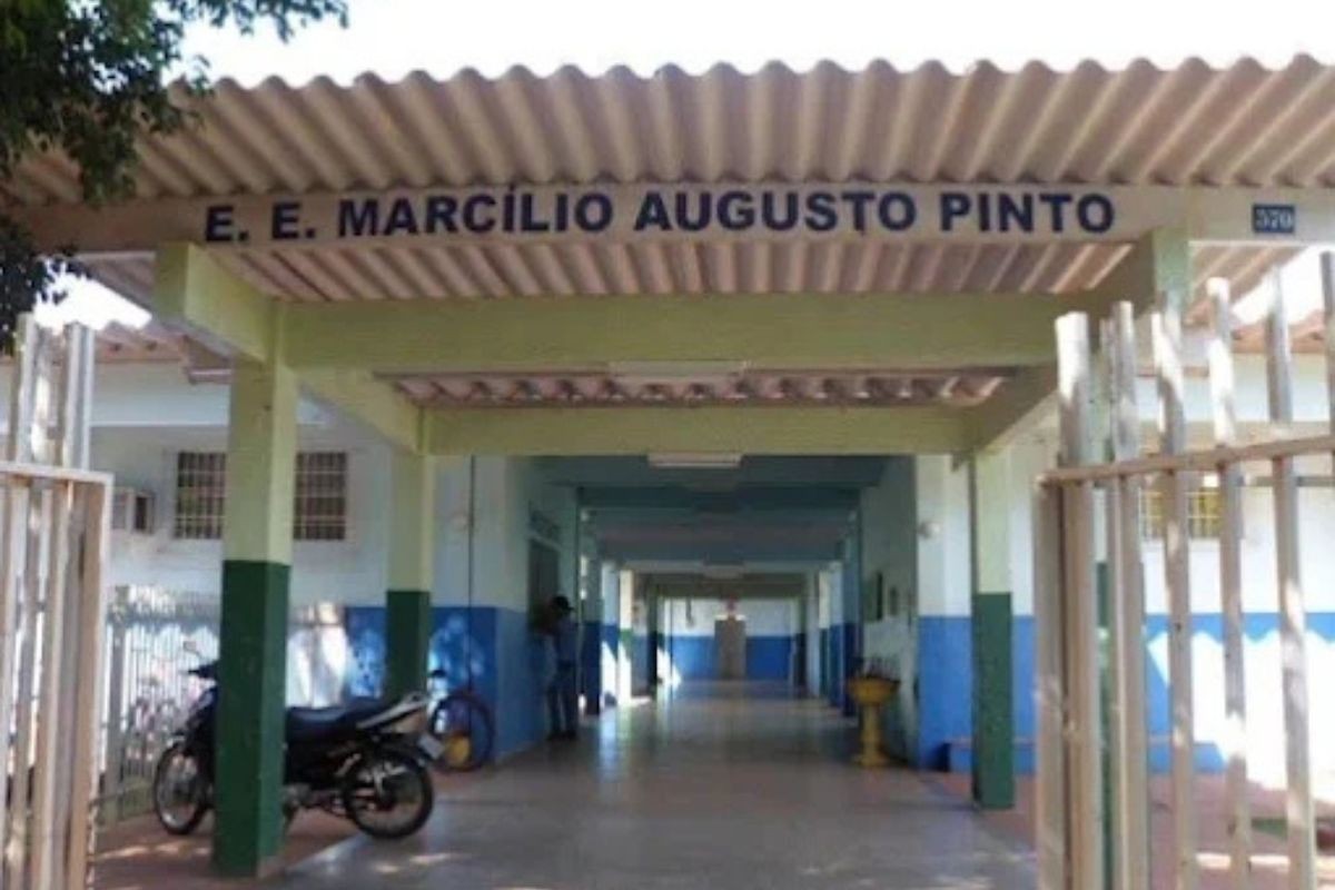 Adolescente de 15 anos esfaqueia colega de 12 dentro de escola em MS