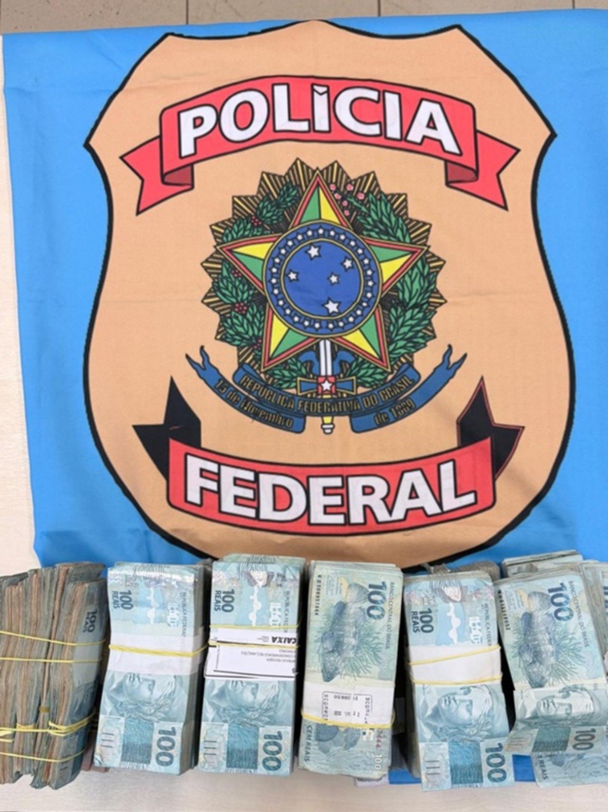 PF apreende R$ 590 mil em espécie com investigado por suspeita de corrupção eleitoral em AL