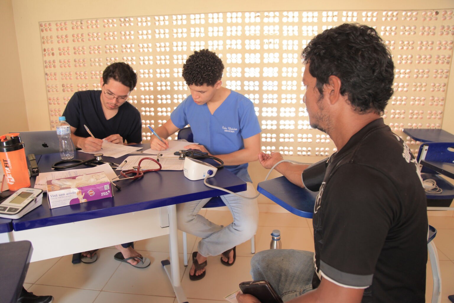 Estudantes de medicina da Uepa e Ufopa têm vivência prática durante expedição em comunidades