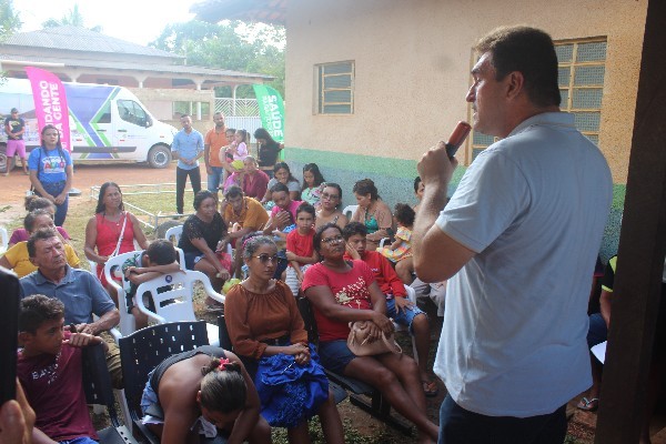 'Prefeitura em Ação' leva serviços de saúde para moradores da comunidade Vista Alegre do Moju, em Mojuí dos Campos