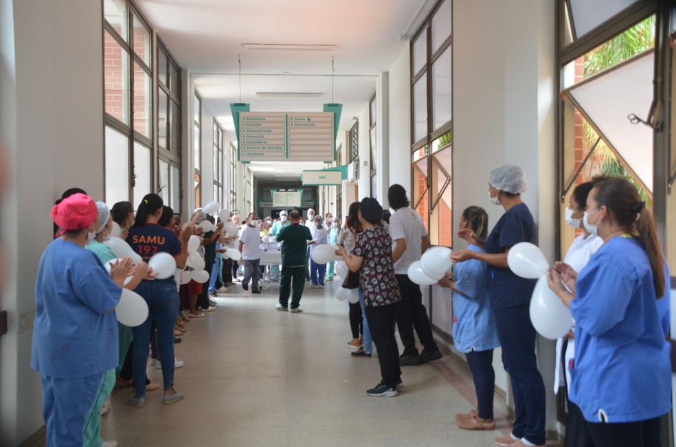 Benedita recebeu homenagem ao seguir para centro cirúrgico após morte encefálica — Foto: Ellayne Czuryto/Governo do Tocantins