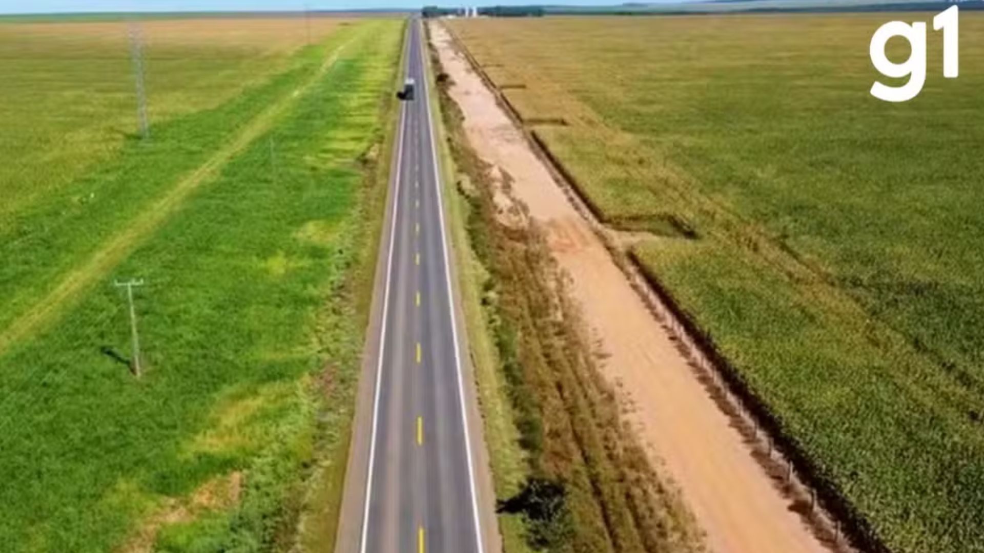 Mulher de 32 anos morre após ser atropelada por carreta na BR-364 em MT