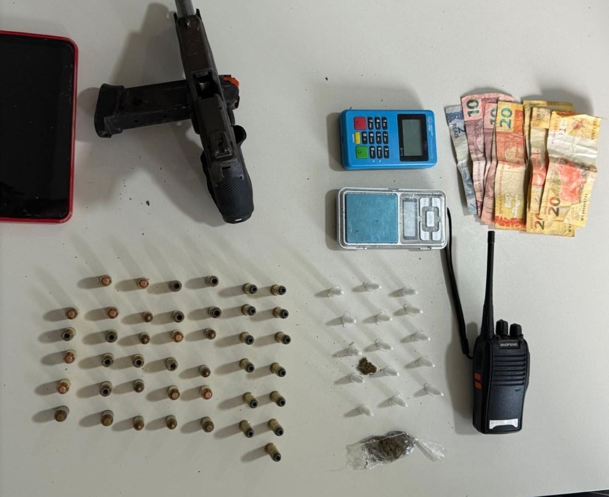 Suspeito é preso em perseguição policial na BA; motociclista fica ferida ao desviar de veículo em fuga e bater em viatura