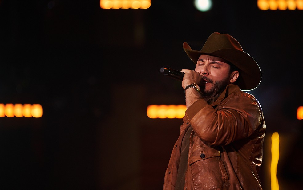 Canto Murilo Huff faz show na madrugada de sábado (23) na Festa do Peão de Barretos — Foto: Érico Andrade/g1