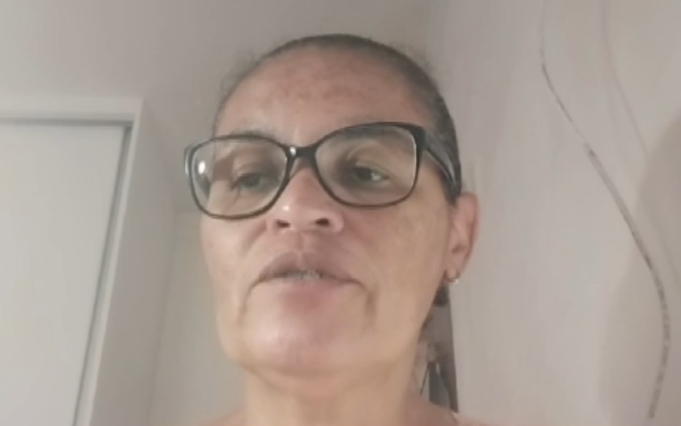 Professora foi alvo de pedrada no pescoo — Foto: Redes sociais