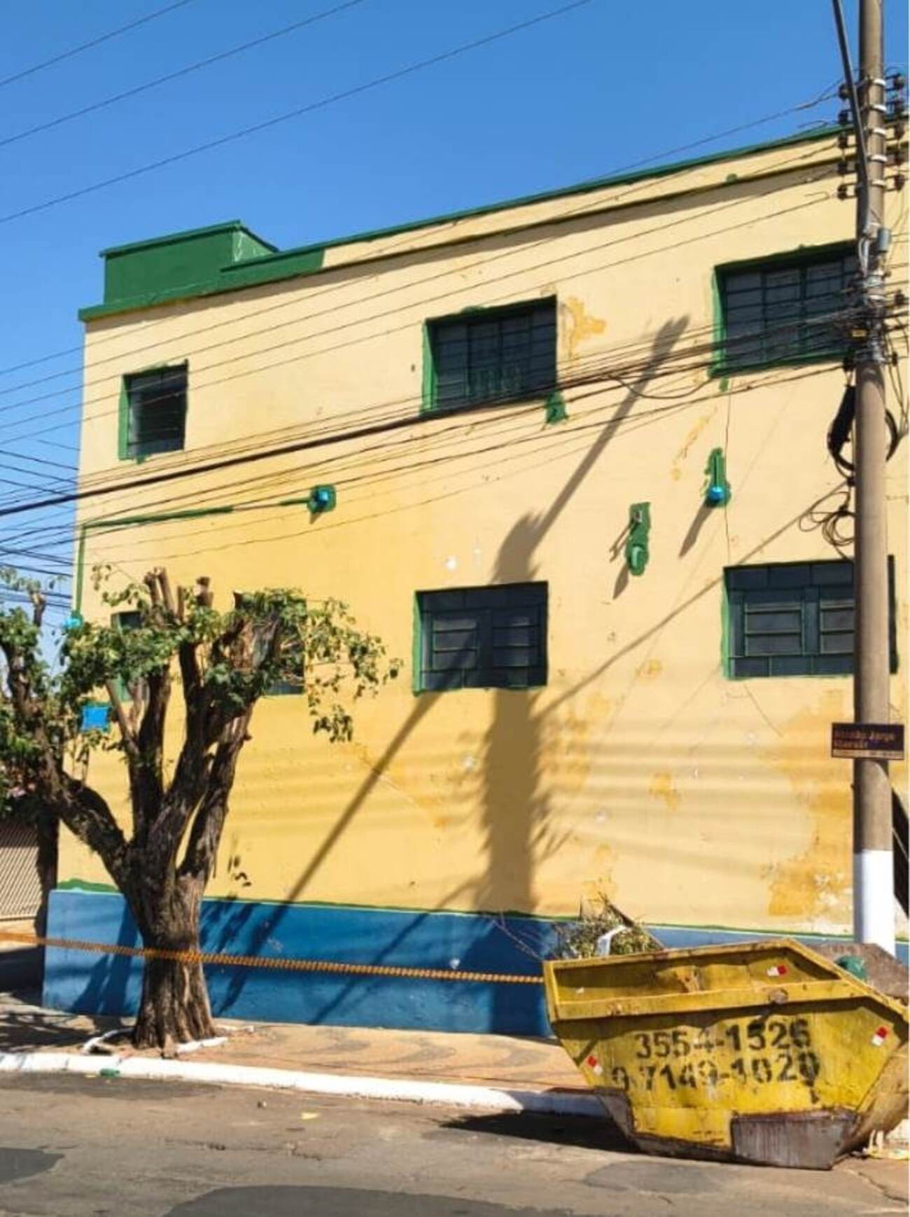 Pintor morre após ser eletrocutado e cair de prédio a 10 metros de altura no interior de SP