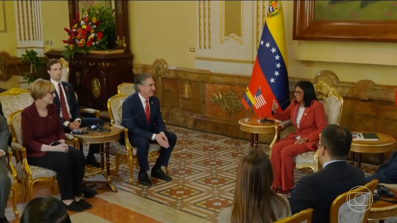 Em meio à guerra com o Irã, EUA  retomam relações diplomáticas com a Venezuela