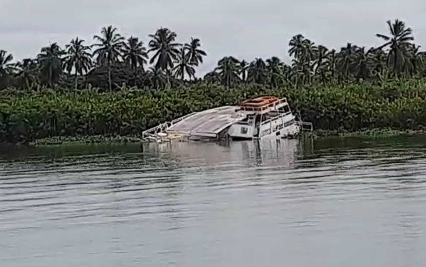 Catamarã afunda no Rio São Francisco em Brejo Grande