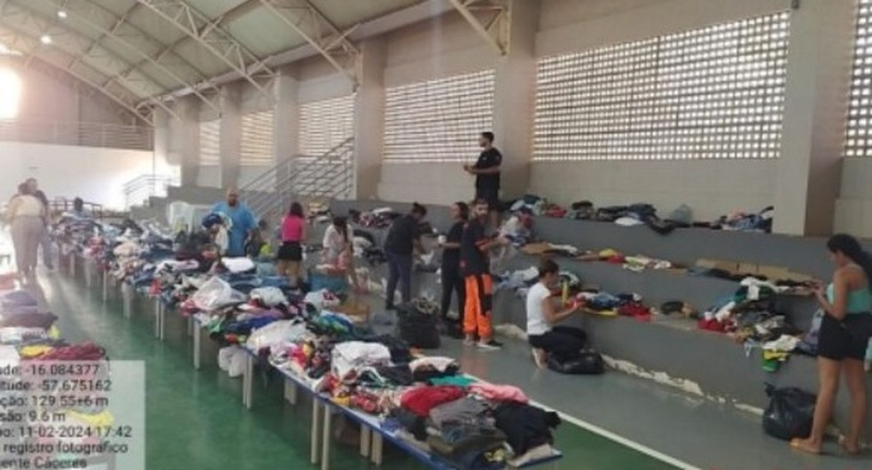 Cerca de mil kits de higiene chegaram nessa terça-feira (13) à cidade — Foto: Defesa Civil