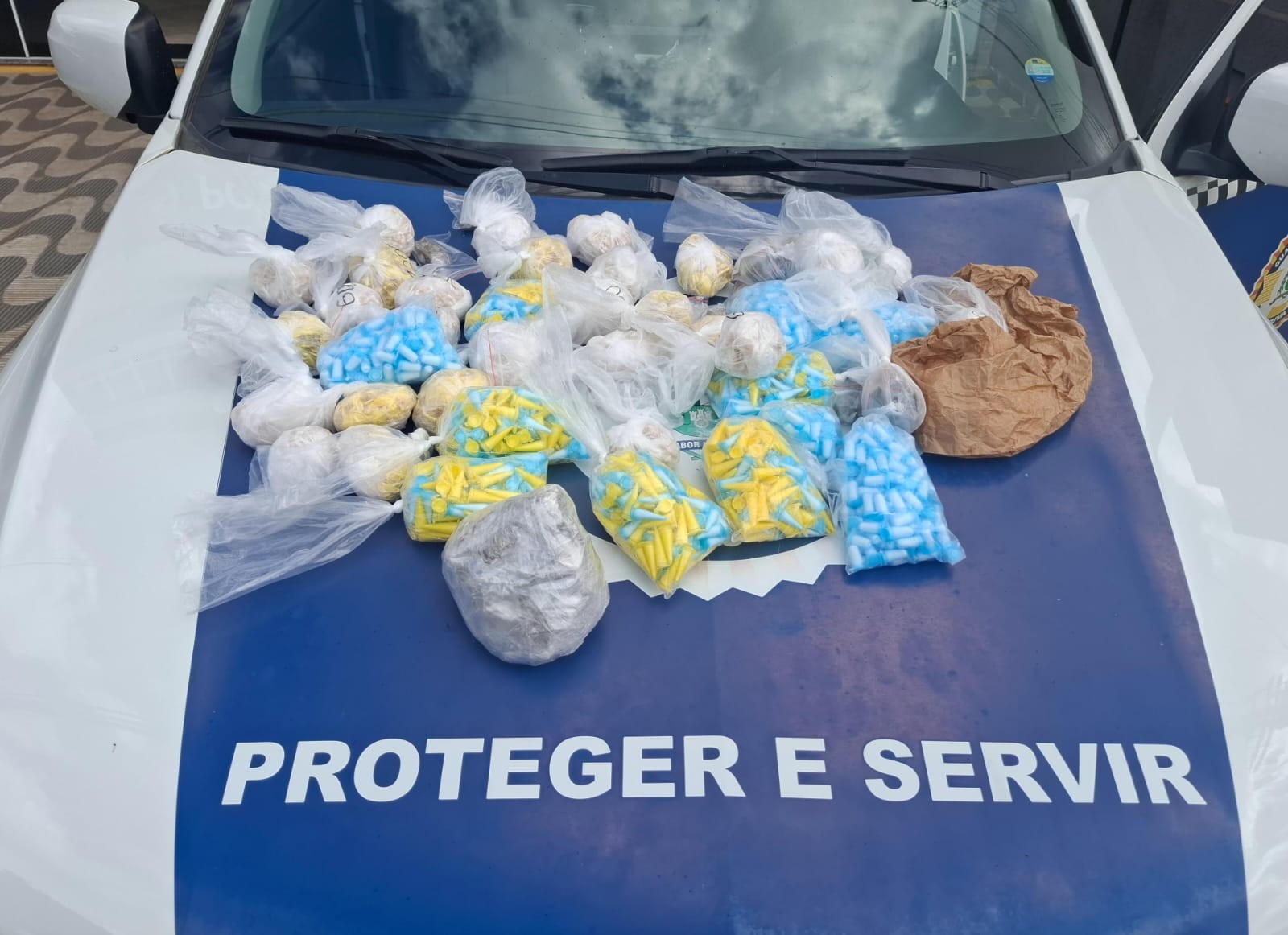 Homem é preso ao ser flagrado com mais de 7 mil porções de drogas em Boituva