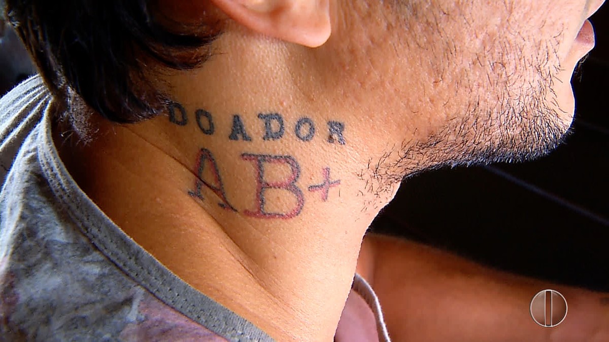Processo de uma tatuagem no pescoço o que achou?