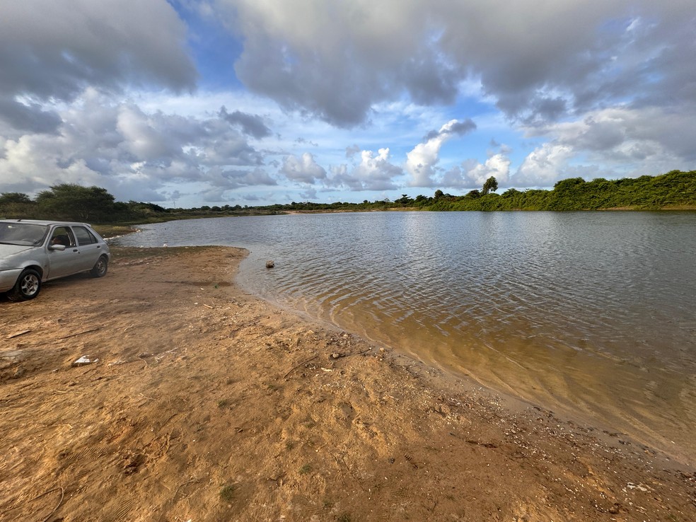 Lagoa no Bairro Jabotiana, em Aracaju — Foto: Kedma Ferr/TV Sergipe