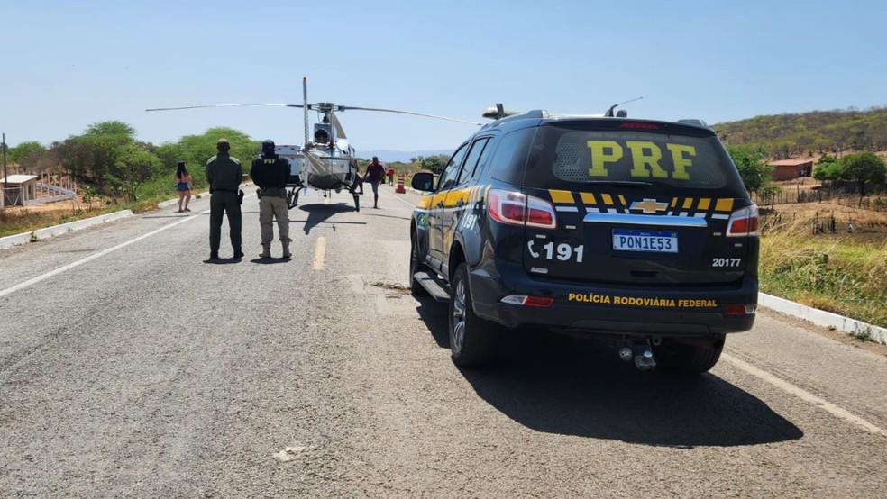 Trecho da BR-116 em Icó, no Ceará, ficou interditado para resgate de vítimas de acidente causado por motorista movido a rebite — Foto: PRF/Divulgação