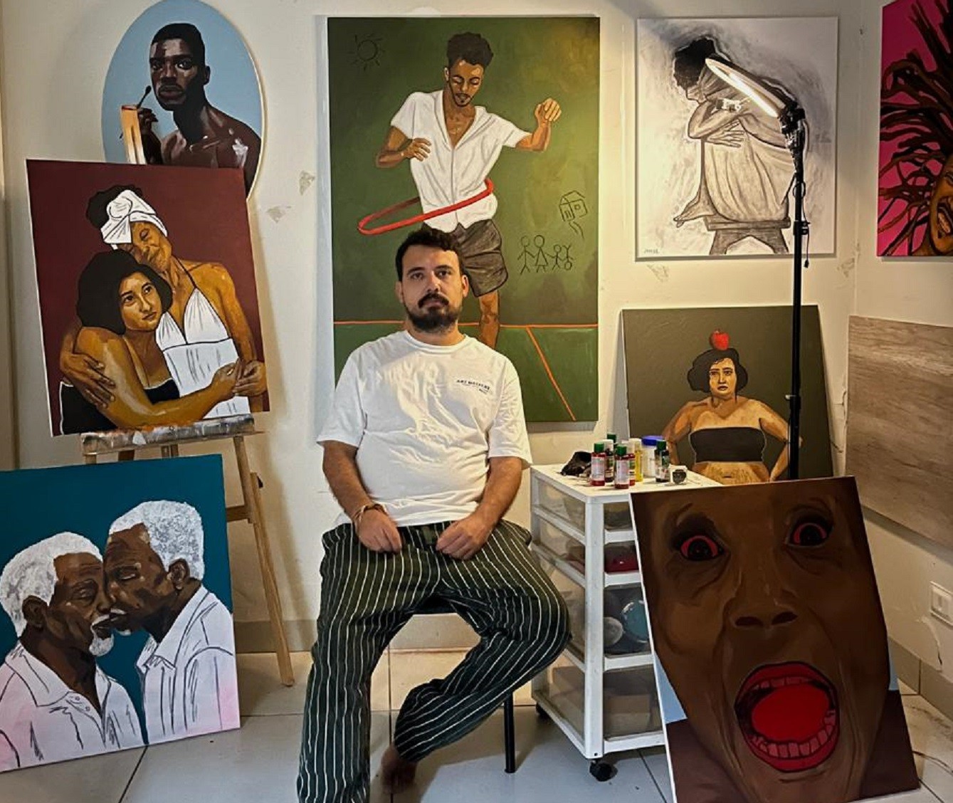 Artista visual compartilha vivências e representa temática da desobediência em exposição inédita: ‘Coragem de existir’