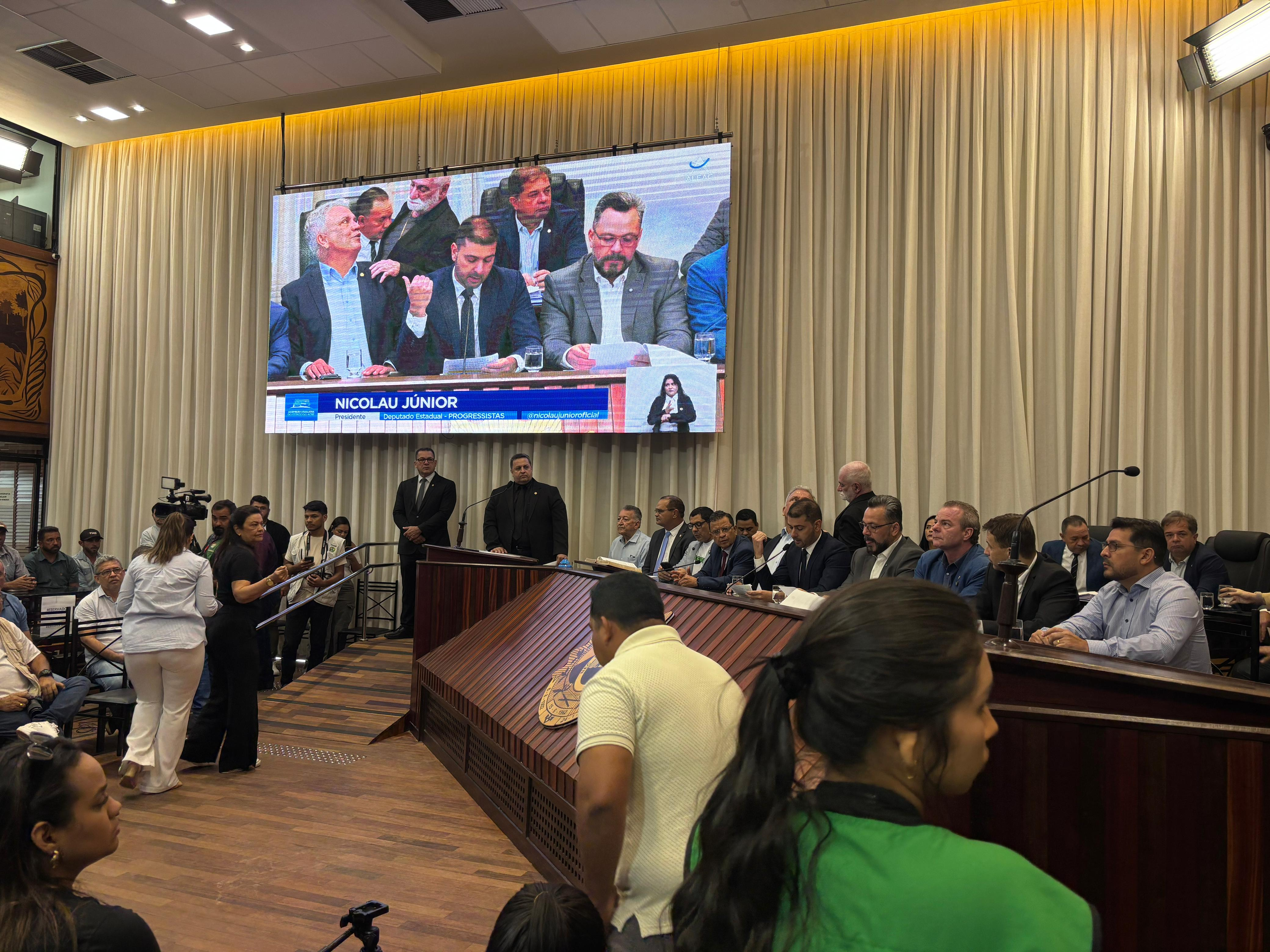 Debate sobre embargos em reservas extrativistas do Acre
