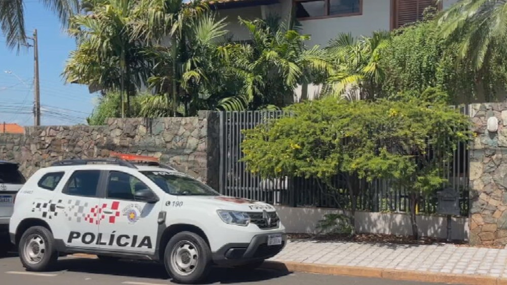 Santa Fé do Sul -SP: Trio é feito refém por homens encapuzados e armados em assalto em casa; suspeitos levaram joias avaliadas em R$ 100 mil