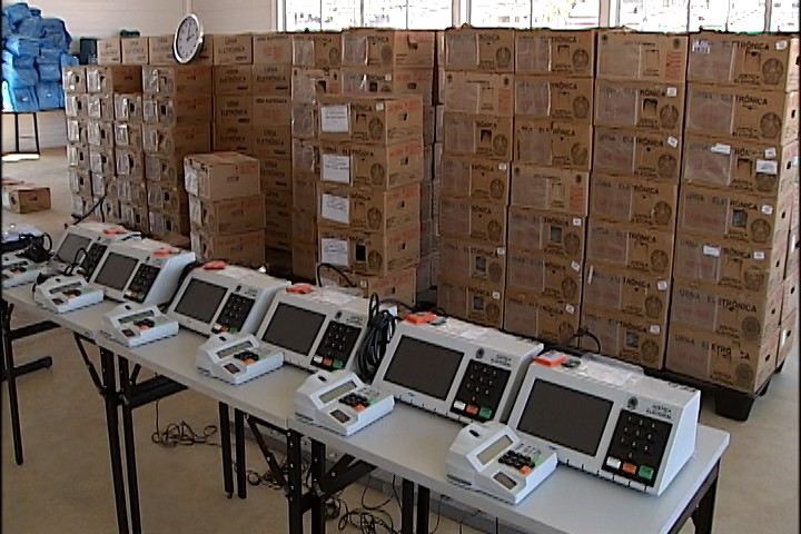 Justiça Eleitoral começa preparação das urnas para votação em BH