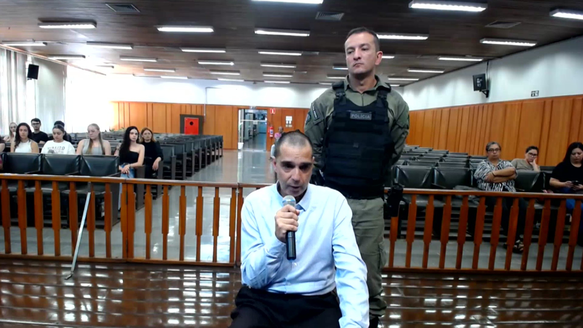 Manobrista alegou legítima defesa em julgamento que o condenou por agredir e matar vizinho: 'Tive medo pela minha vida'; VÍDEO