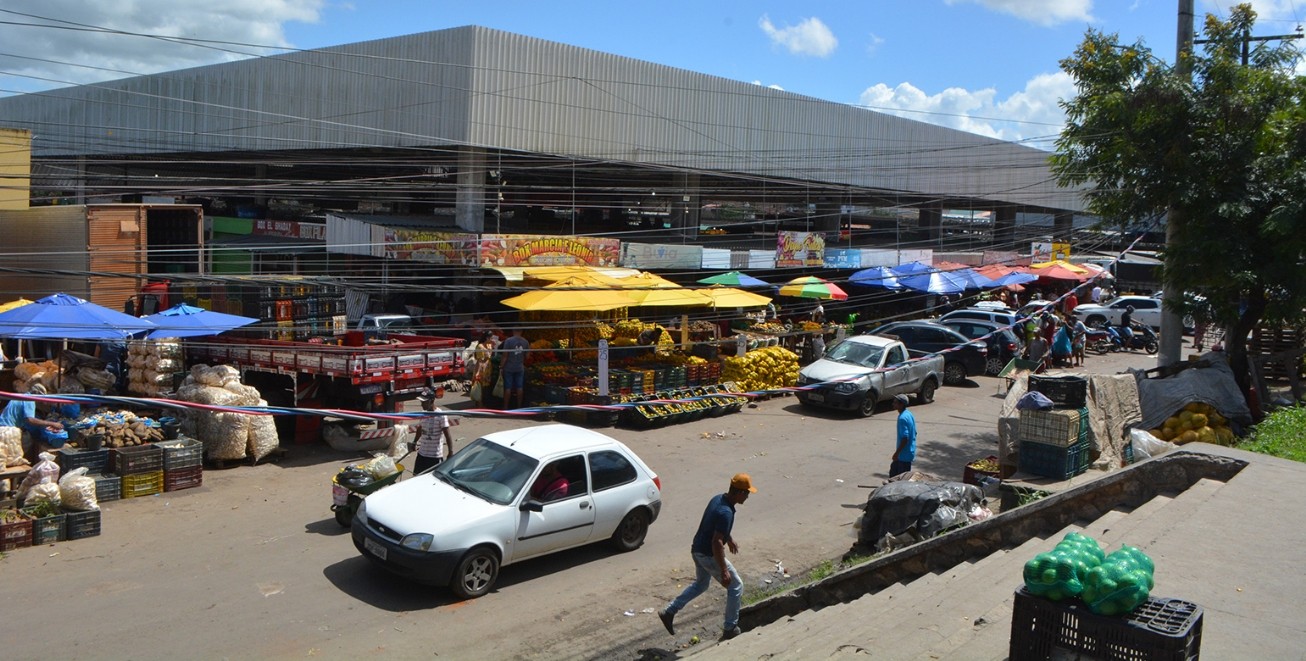 Homem é morto a pedradas dentro de Centro de Abastecimento na Bahia