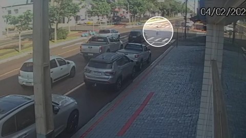 Idosa é atropelada por ônibus em faixa de pedestres e morre no hospital, no Paraná