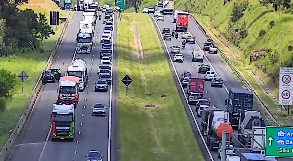 Acidentes simultâneos causam lentidão nos dois sentidos do Anel Viário, em Campinas