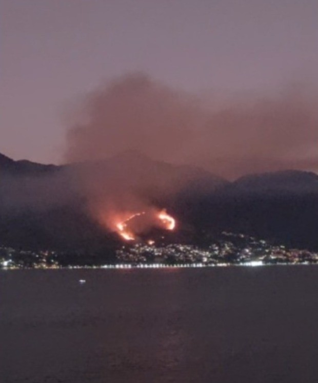 Incêndio atinge área de quase 60 mil m² de vegetação no arquipélago de Ilhabela, SP