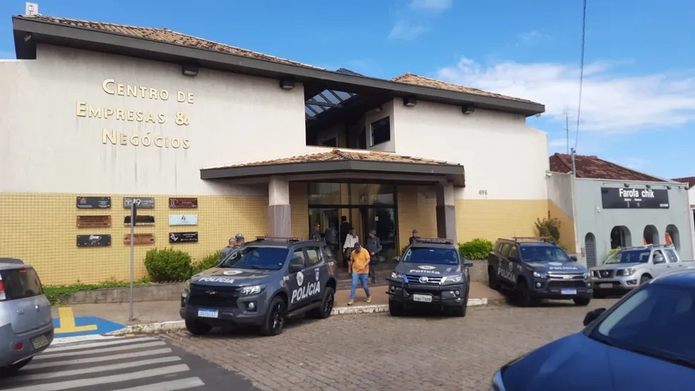 2 de 2
Em novembro de 2022, 'Operação Eldorado' cumpriu mandados de busca e apreensão em Pirajuí (SP) — Foto: Anderson Camargo/TV TEM