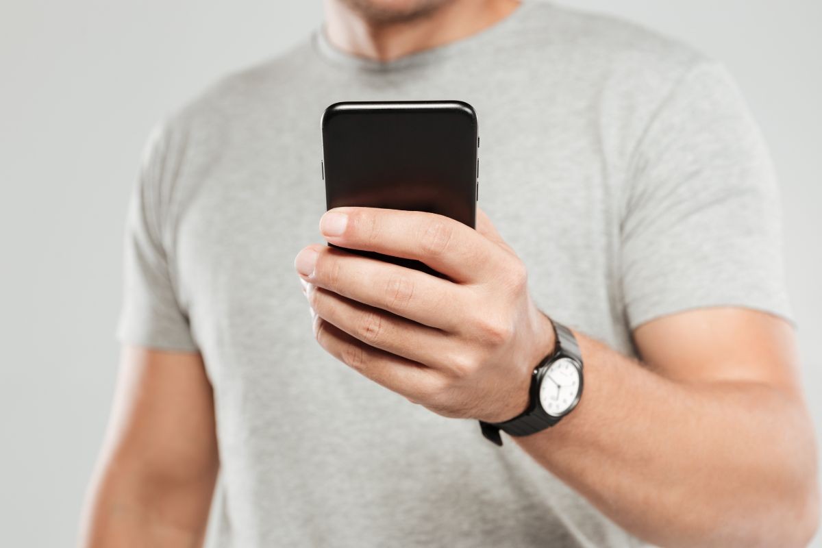 Homem com 55 mil 'matches' em app de relacionamento tem conta reativada e será indenizado após ser banido