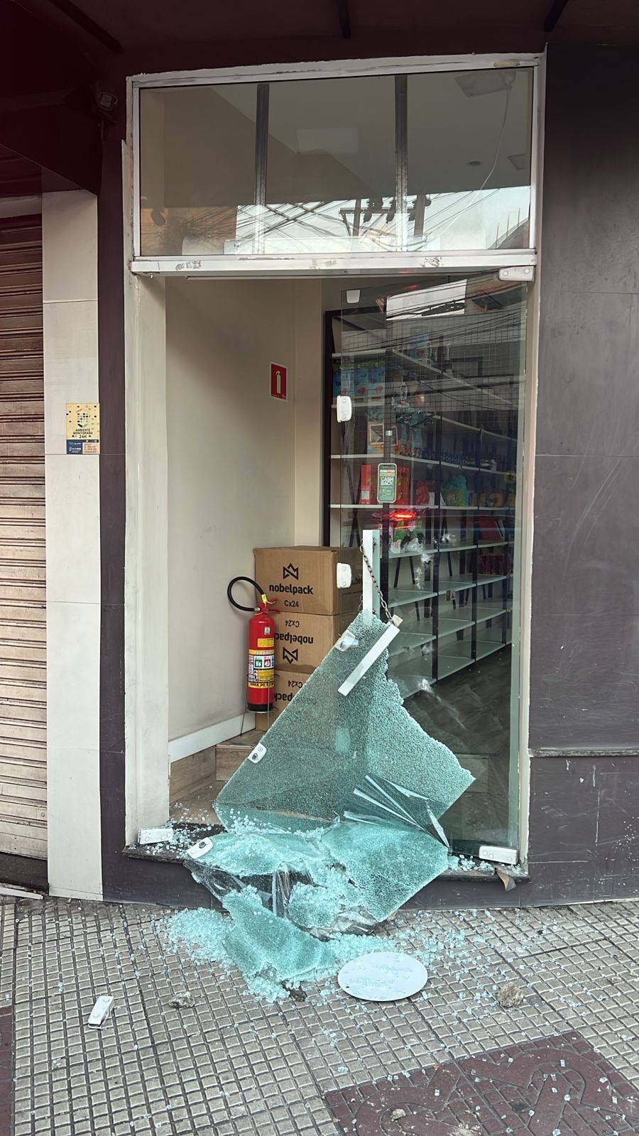 Homem é preso após furtar loja de chocolate em Volta Redonda