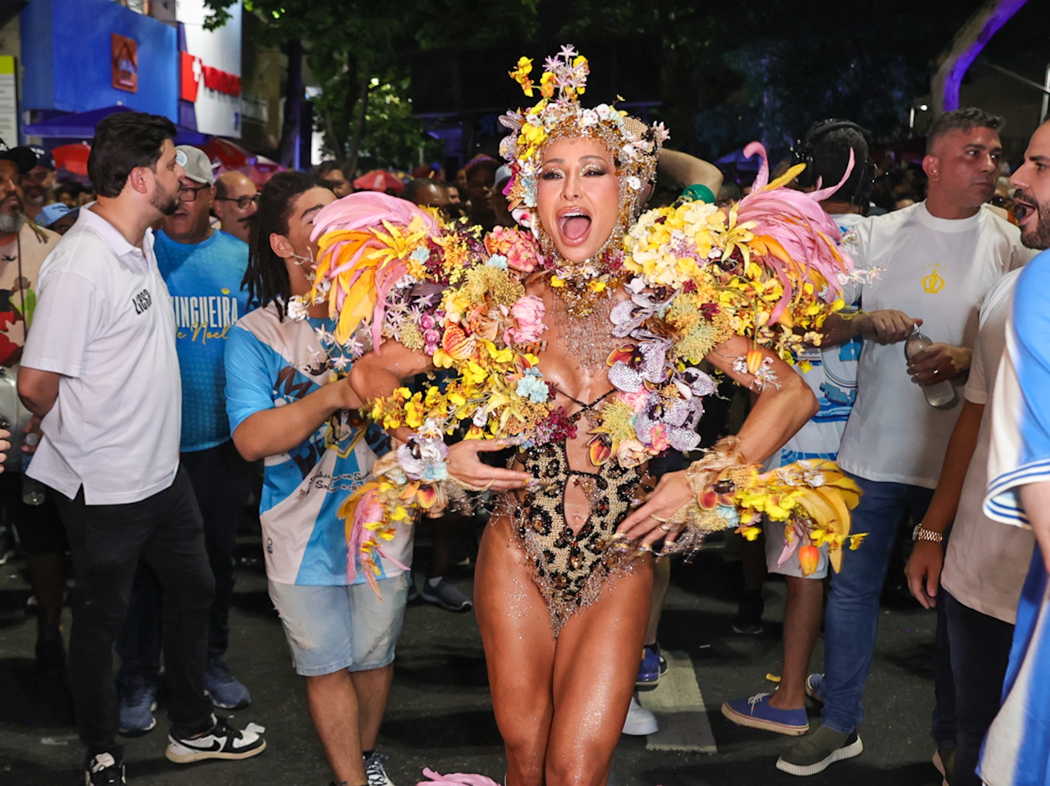 Sapucaí tem noite de rainhas veteranas no penúltimo ensaio técnico antes do carnaval