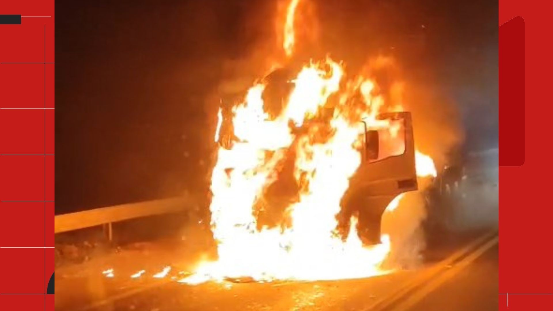 Carreta pega fogo e interdita BR-101 no ES