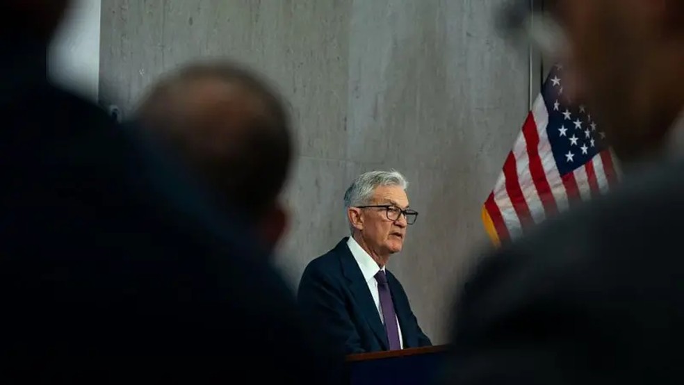 Jerome Powell, presidente do Federal Reserve dos EUA, está sob pressão para reduzir as taxas de juros — Foto: Bloomberg via Getty Images/BBC