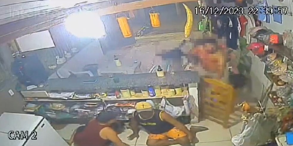 Vídeo mostra tiroteio dentro de bar em Canto do Buriti — Foto: Reprodução