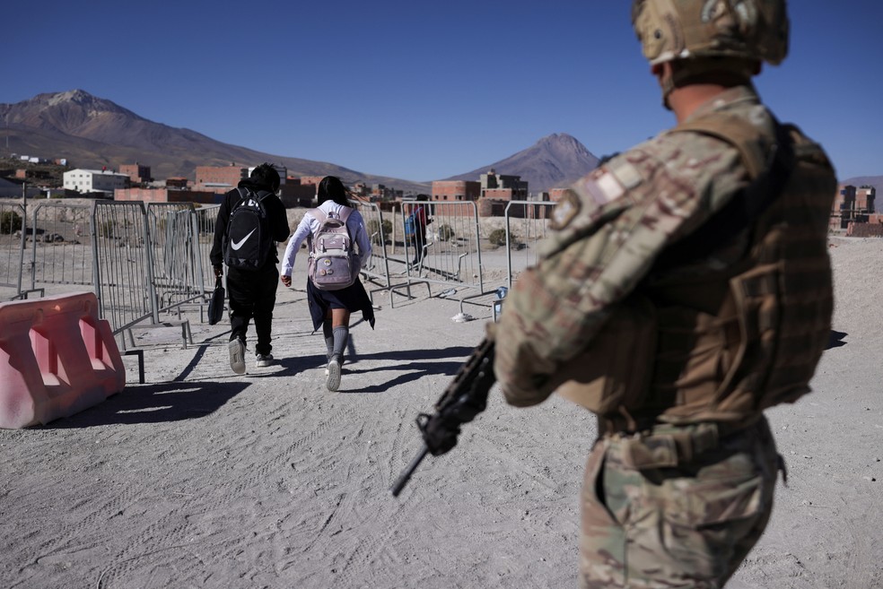Militar na fronteira entre o Chile e a Bolívia em 29 de outubro de 2025 — Foto: REUTERS/Pablo Sanhueza