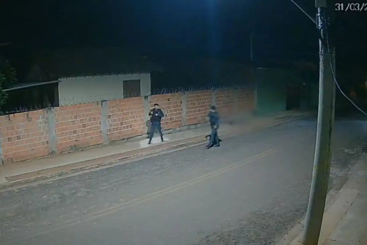 Justiça manda soltar PMs presos após morte de suspeito baleado durante abordagem em Anastácio