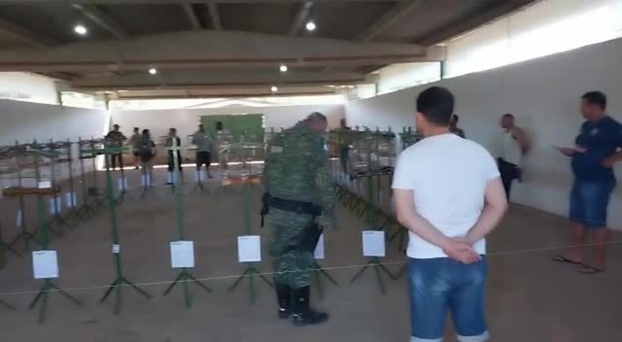 Criadores de pássaros são presos e multados em R$ 174 mil durante ...