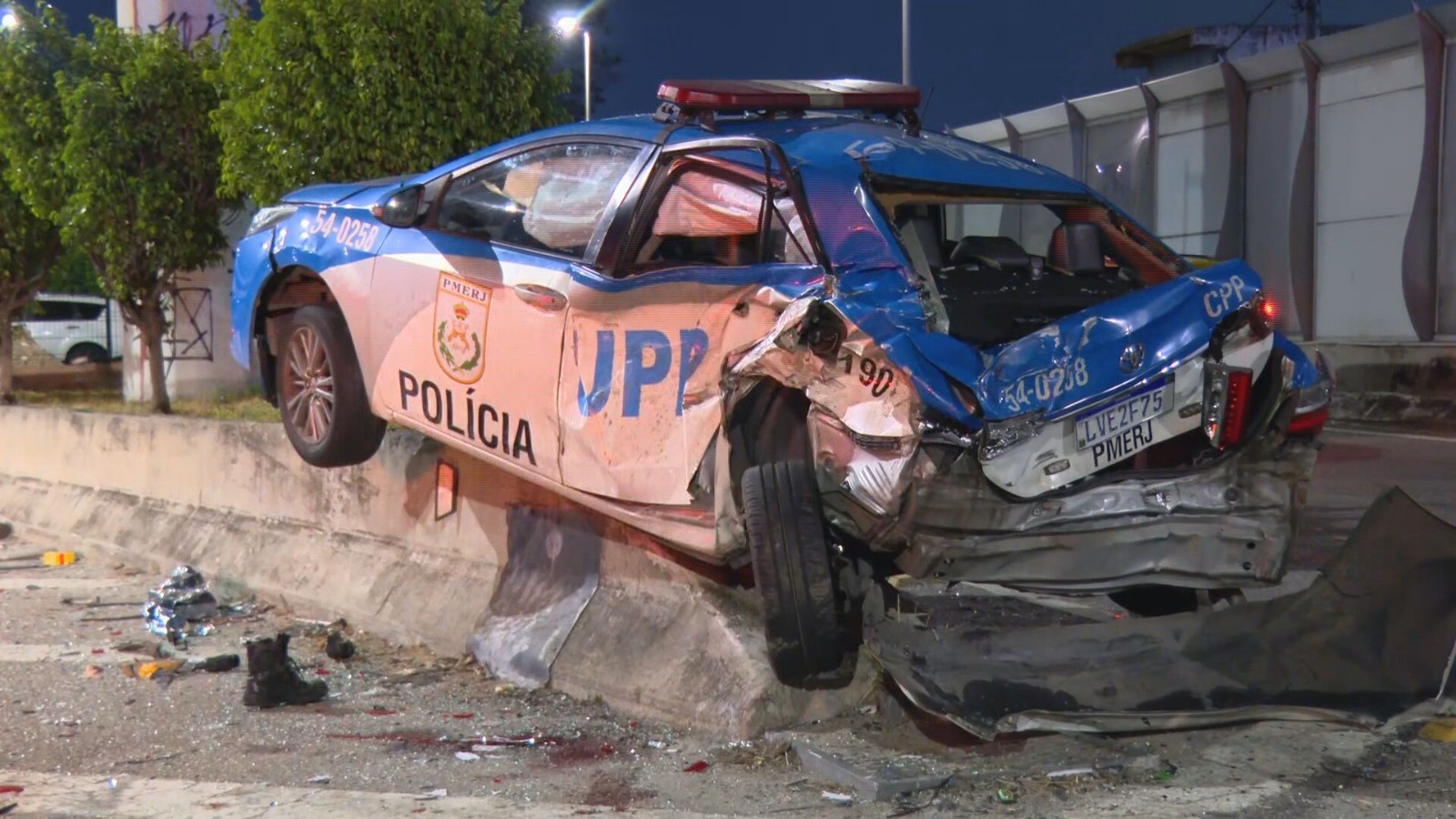 PM morre atropelada após carro desgovernado bater em viatura na Zona Norte do Rio; motorista é militar do exército