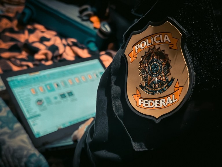 Homem é preso suspeito de usar cinco identidades falsas e causar prejuízo de R$ 7,7 milhões ao INSS em RO