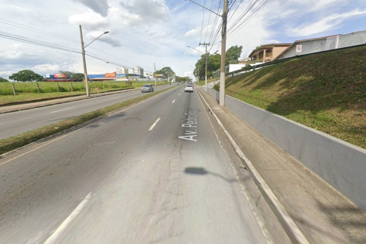 Garupa morre após cair de moto e ser atropelado por caminhão na Avenida Pedro Friggi em São José
