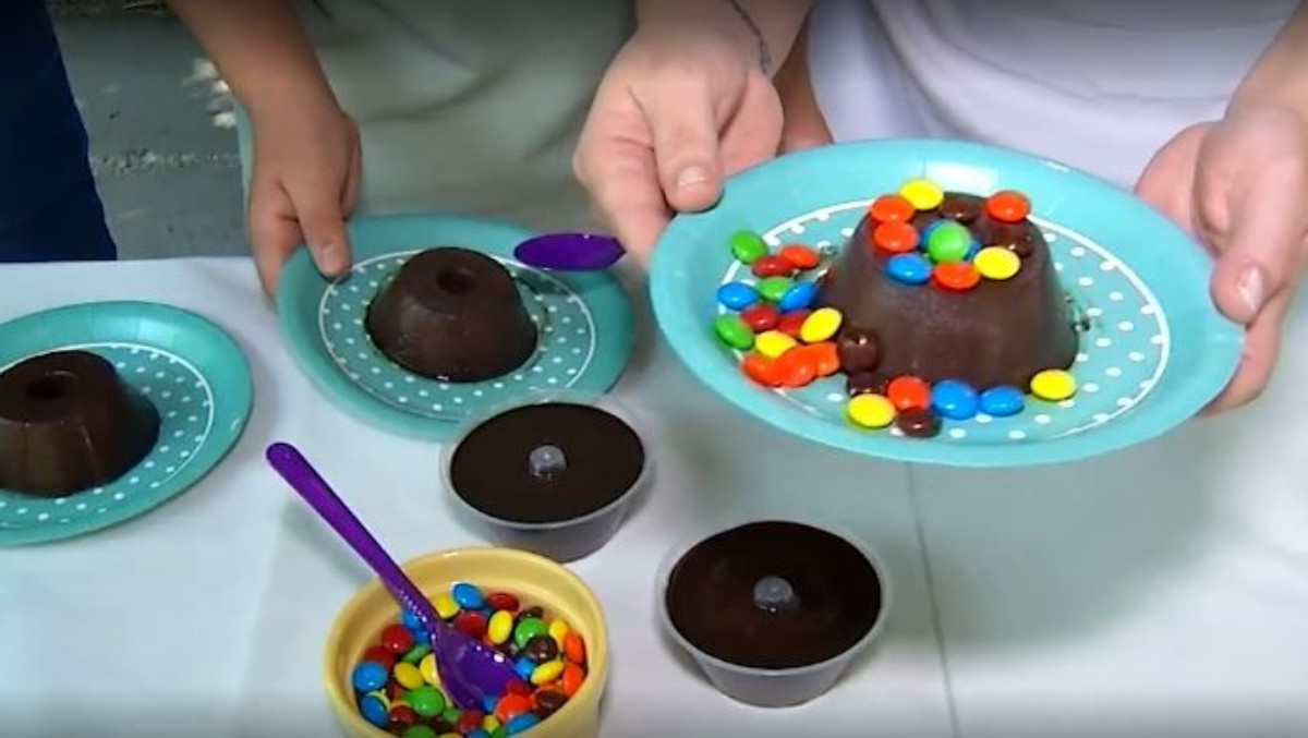 Aprenda a fazer um brigadeirão para a sobremesa no Dia das Crianças