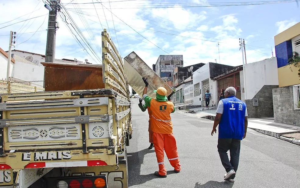 Saiba quais bairros de Aracaju recebem serviço gratuito de coleta de material sem serventia 