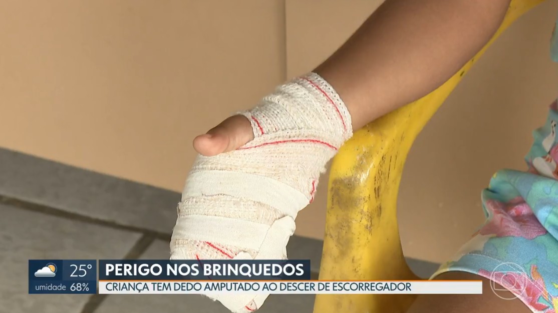 Justiça nega recurso e manda DF pagar R$ 30 mil a criança de 3 anos que teve dedo mutilado em parquinho infantil