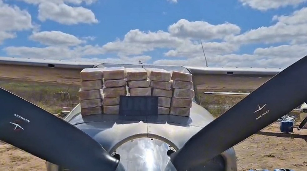 25 kg de crack são apreendidos com duas aeronaves usadas para transportar drogas no Ceará — Foto: Reprodução