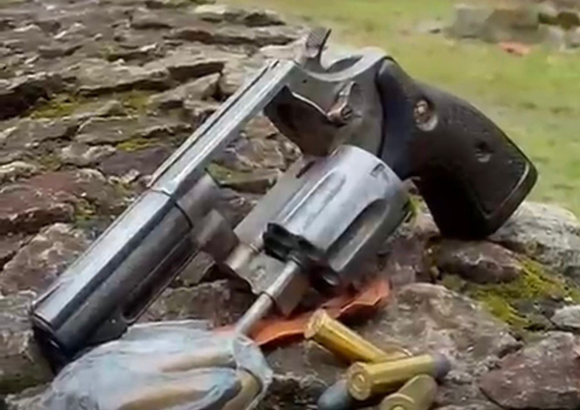 Idoso é preso por posse irregular de arma após ameaçar mulher em Angra dos Reis