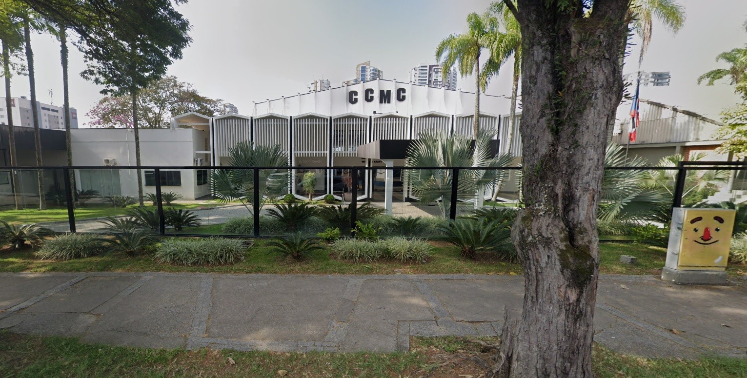 Funcionária e convidados ficam feridos após fogo durante festa de carnaval em clube de Mogi das Cruzes