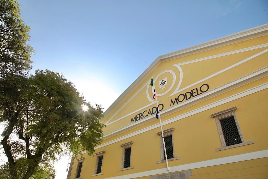 Idoso de 72 anos é preso por suspeita de tráfico de drogas na região do Mercado Modelo, ponto turístico de Salvador